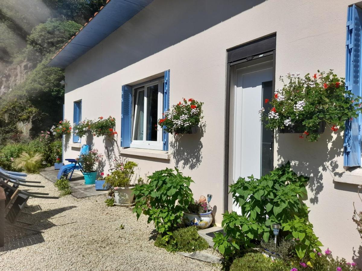 Ferienwohnung La Petite Maison Bleue Jugon-les-Lacs Exterior foto