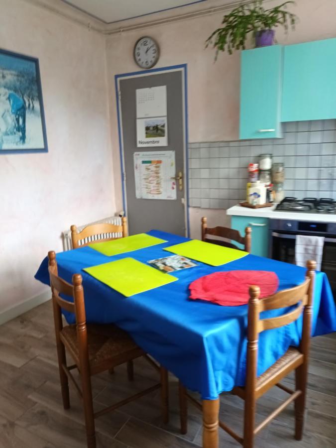 Ferienwohnung La Petite Maison Bleue Jugon-les-Lacs Exterior foto